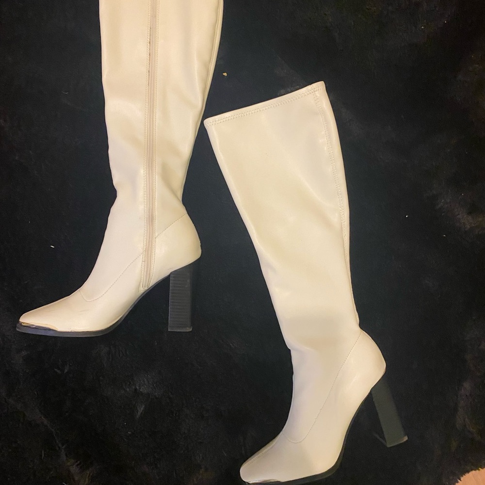Elegant White Knee-High Women's Boots